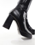 Poppy tall boot in black leather