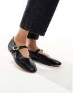 ballet shoe with cross strap in black