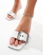 Hold Up buckle detail mid heeled mules in white
